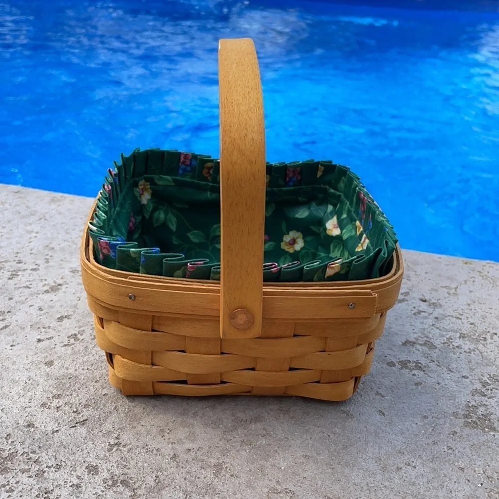 Longaberger Basket with fabric liner and garter